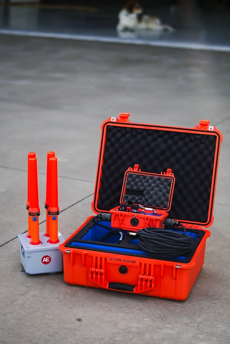 TTWS Portable Tow Team Warning System – Military 4-Wand Kit